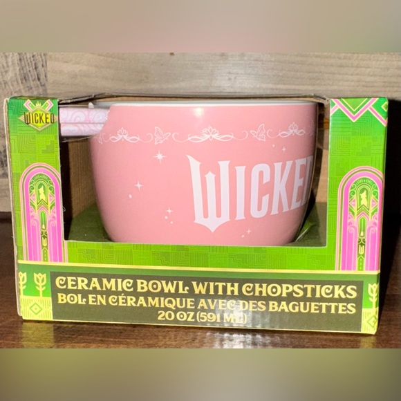Cute 🥰 Wicked Glinda Boxed 20oz Ceramic Ramen Bowl 🥣 with Chopsticks 🥢 - Picture 3 of 8